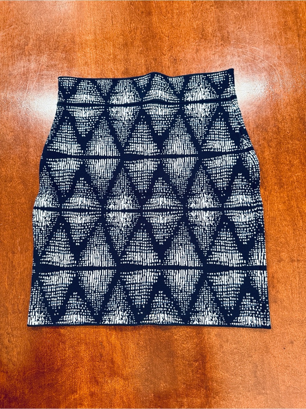 BCBGMaxAzria Navy and White Geometric Pencil Skirt